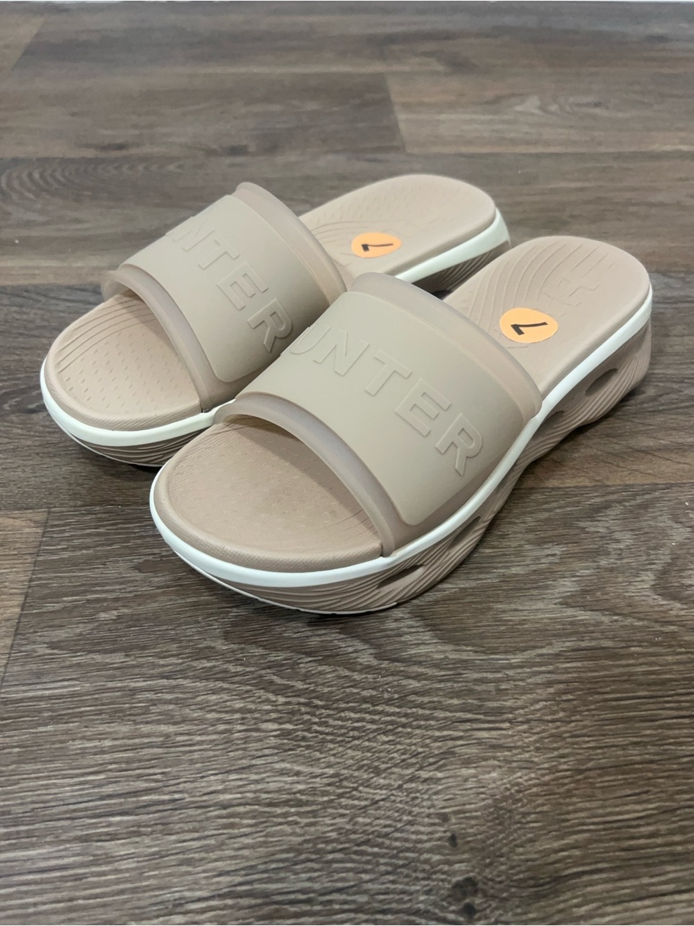 Hunter Women's Neutral Taupe Slide Sandals/A775